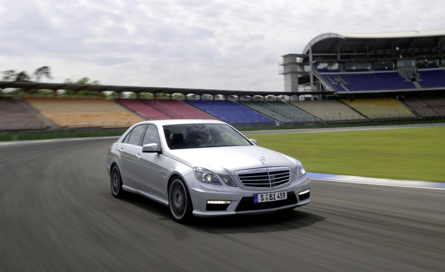  Mercedes-Benz E63 AMG 2009 года  (фото 17 из 26)
